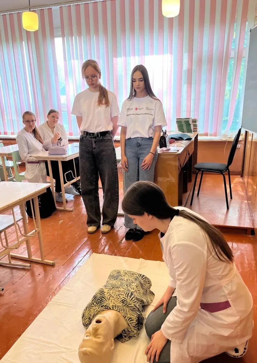 У нас отличные новости из Кузнецкого филиала! Наши волонтёры-медики — Екатерина Тамахина и София Год