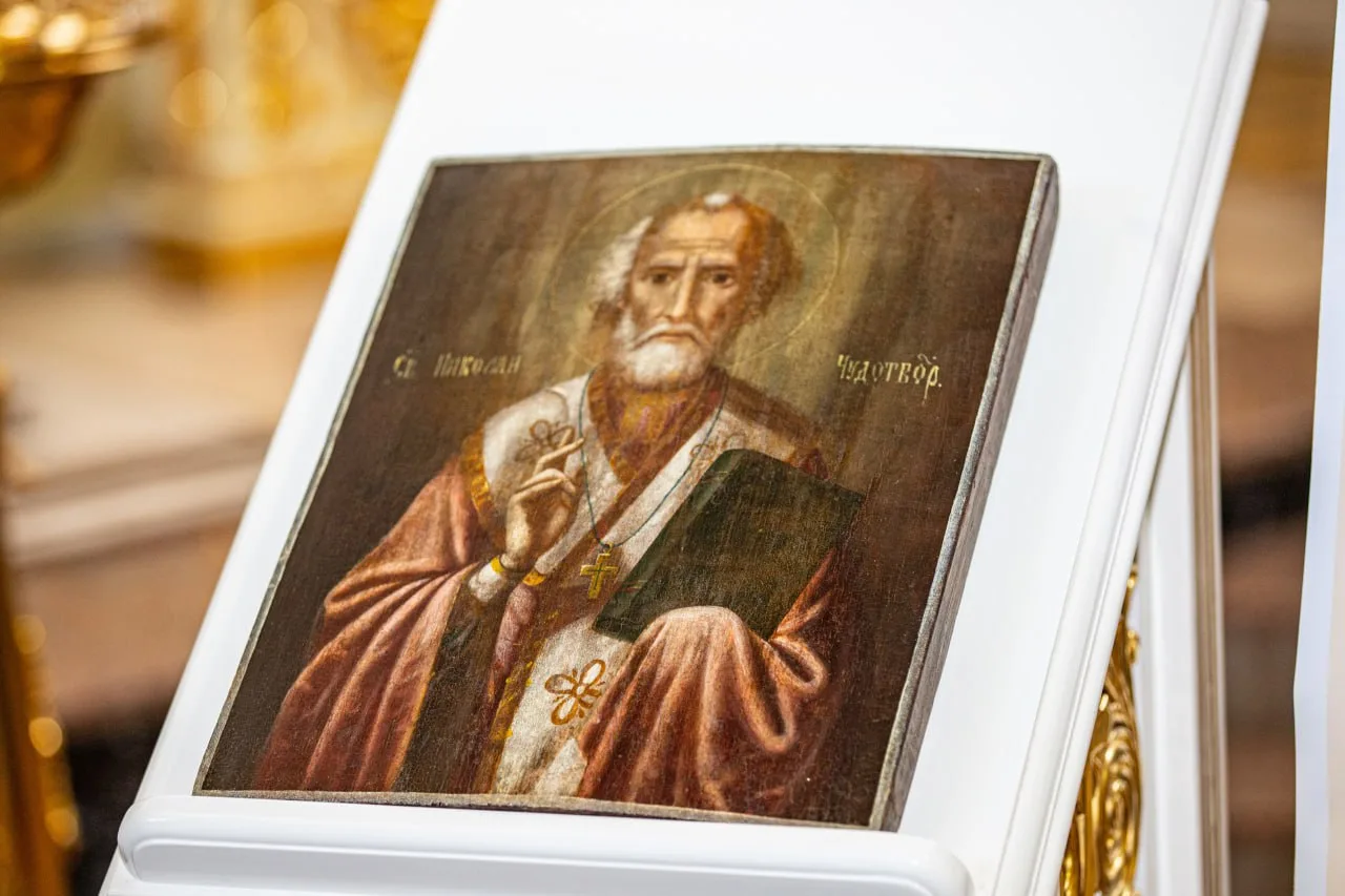 Шесть отреставрированных старинных икон вернулись на Луганскую землю. Они были восстановлены талантл