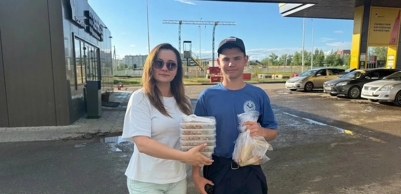 🍽Волонтеры Единой России продолжают заниматься организацией питания добровольцев на АЗС

🚚С начала