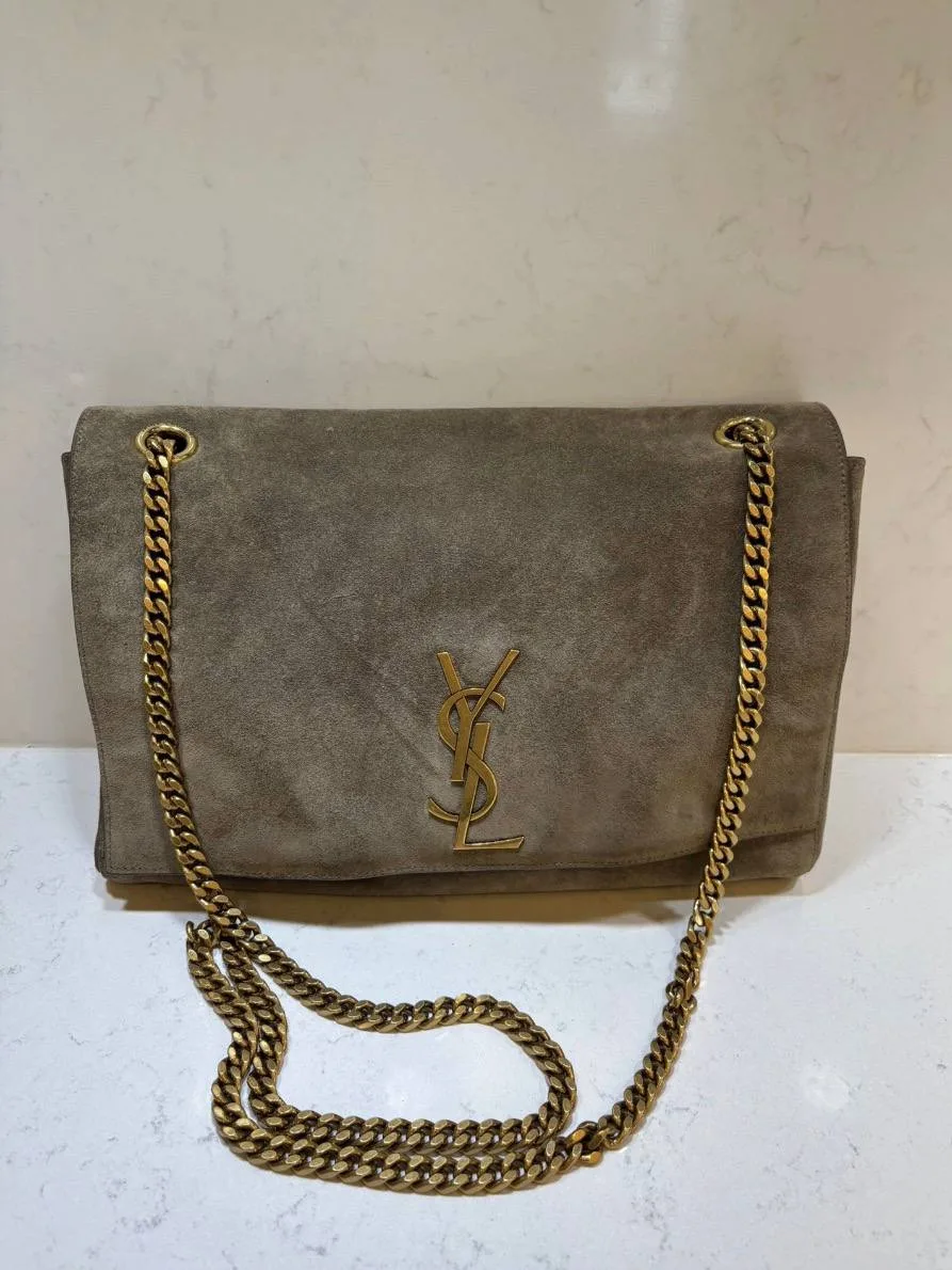 Сумка YSL Reversible 😍

Бренд: Saint Laurent
Комплект: Пыльник
Состояние: отличное, без следов носк