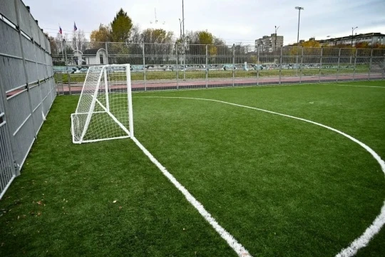 ⚽ К юбилею Мурманска обновили футбольное поле на стадионе «Лапландия»