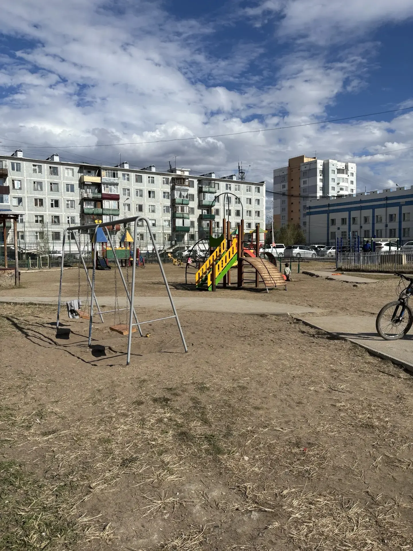 🧹 Субботник на проспекте Михаила Николаева

29 мая прошёл субботник по адресам: проспект Михаила Ни