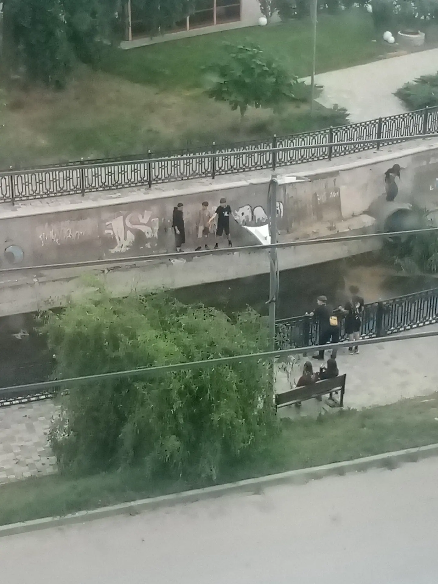 Нам пишут: Уважаемые родители, поговорите со своими детьми на счёт техники безопасности!!!
