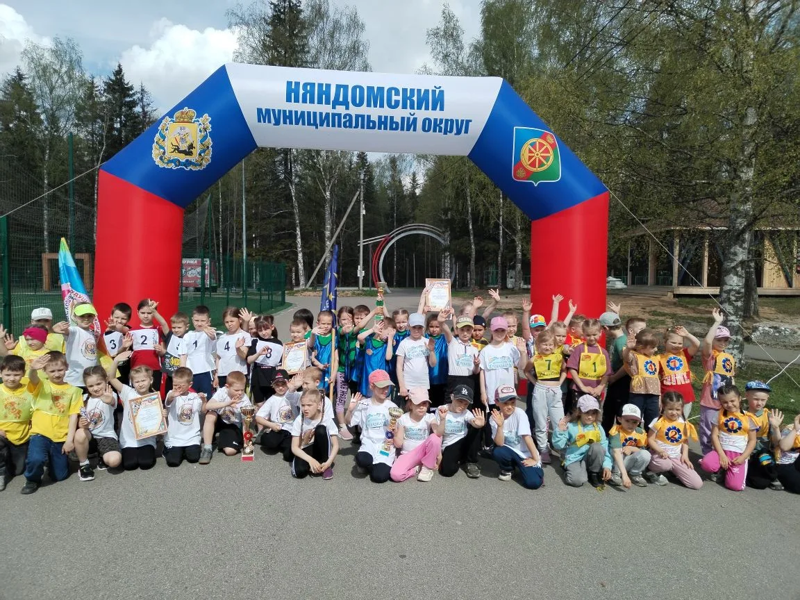 Сегодня в городском парке "Стрелка" , прошла традиционная легкоатлетическая Майская эст...