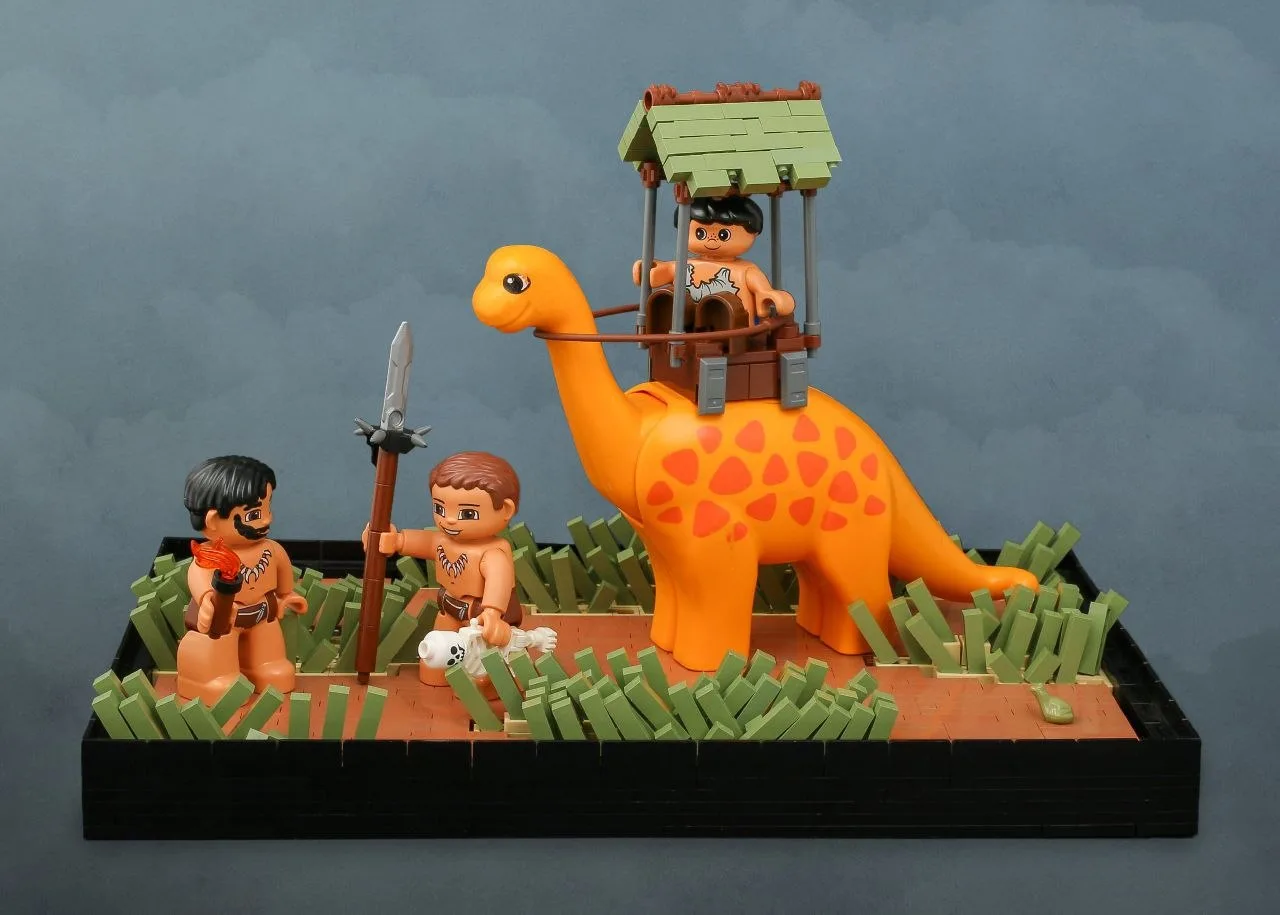 Не будем забывать о Duplo, все-таки классика. 👀

😍 «On the hunt»  🦕 🏹 от forlornempire собрана и