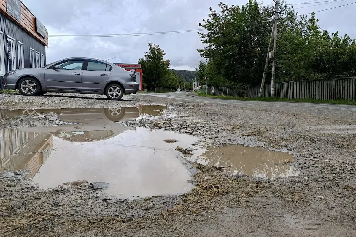 В городе Башкирии улицу «убивают» «ничьи» большегрузы