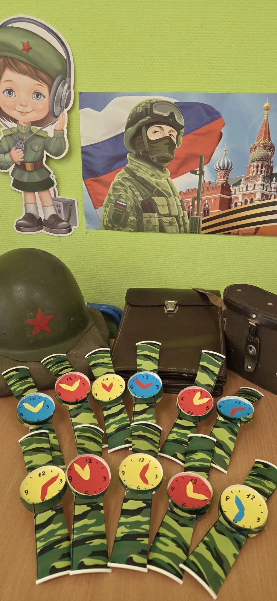 Часовой завод "Земляничка" выпустил ко Дню защитника Отечества партию "Командирских час...