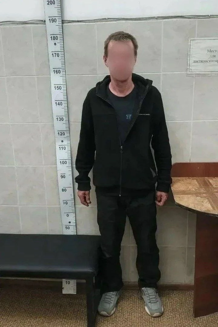 В Евпатории мужчина украл с карты знакомой более 18 000 ₽  42-летняя женщина передала приятелю карту