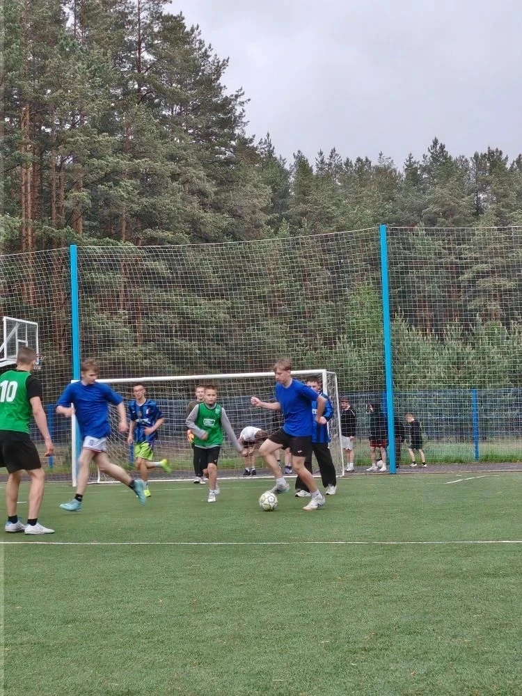 "Спорт объединяет  В эту субботу дождь не стал помехой для X открытого турнира по футболу памяти О.В