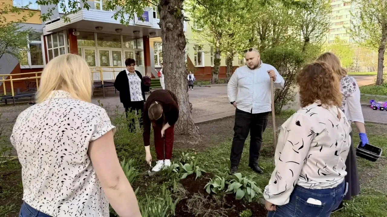 🌿 Весна — время обновления: вместе делаем школу красивее!   Весна дарит нам не только тепло и солнце
