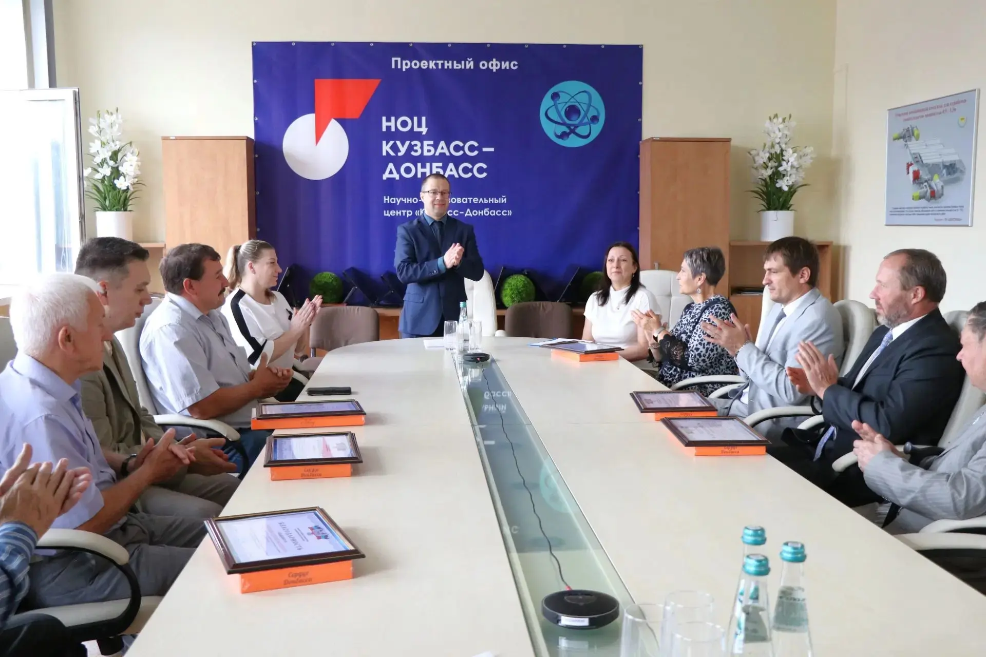 🚩 Донбасс чествует героев отрасли!