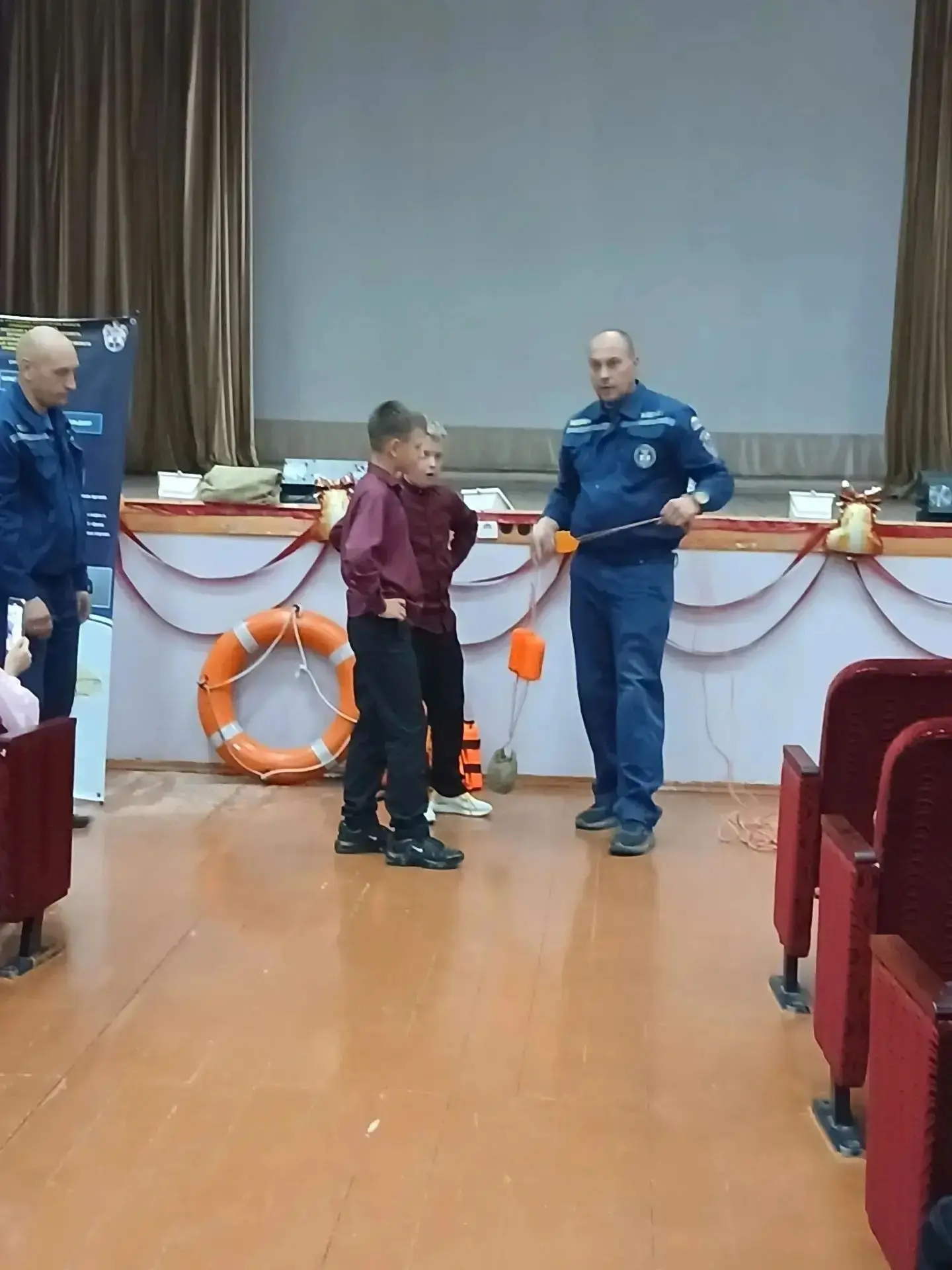 В рамках недели безопасности 2 сентября  с учениками 3-5 классов провели встречу предст...