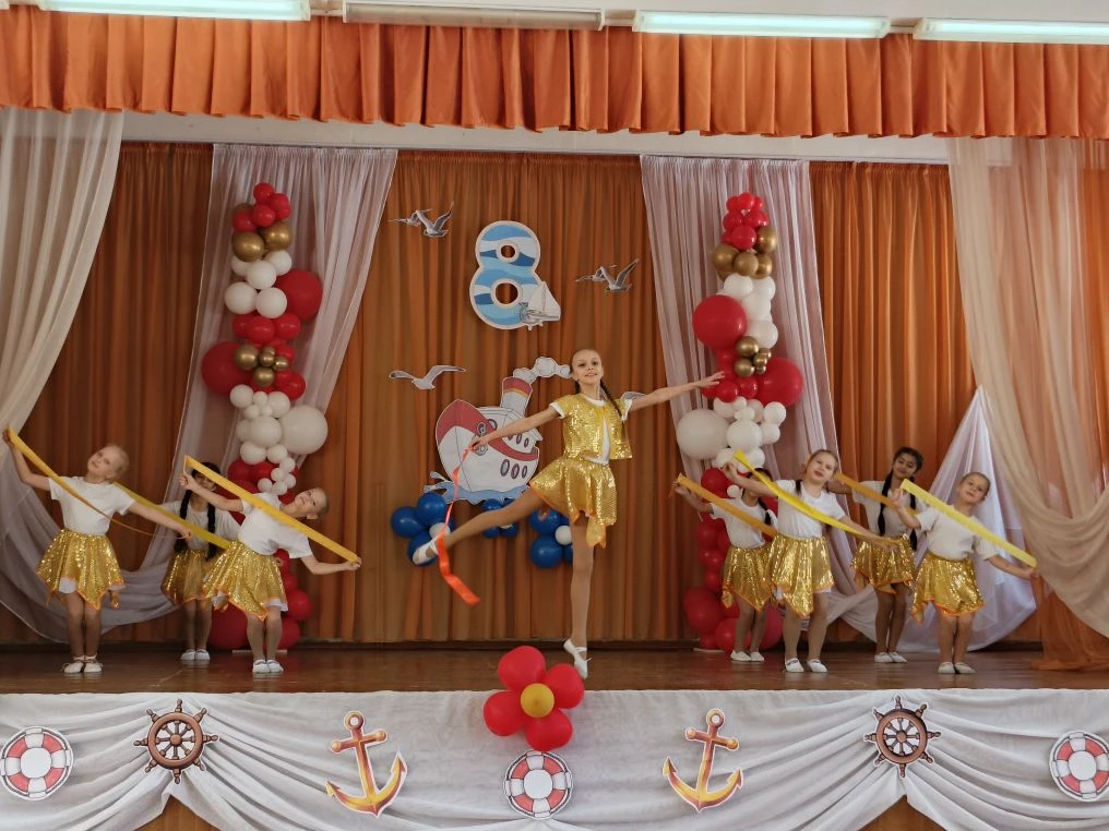 6 марта, в преддверии Международного женского дня, в школе с самого утра царила праздничная атмосфер