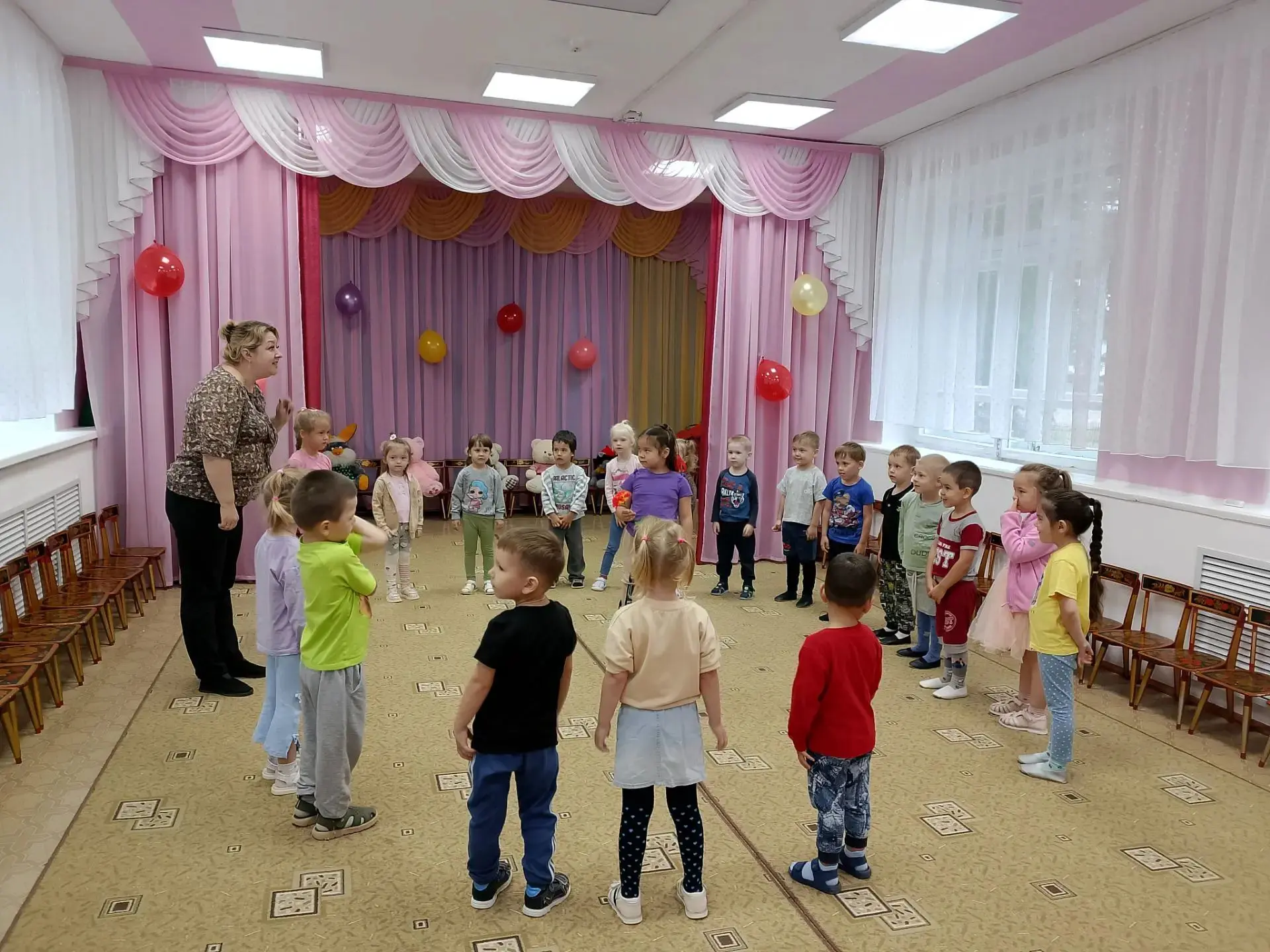 Сегодня наши ребята дружно и весело попрощались с летом до следующего года!