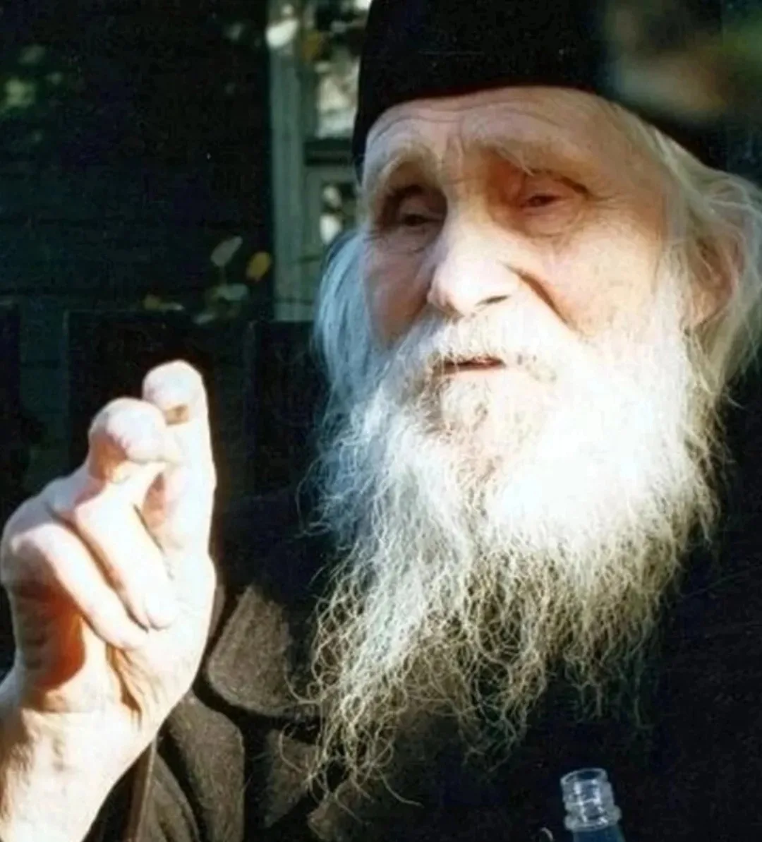 «Не превозноситесь ни над кем, не унижайте и не злословьте, не думайте о себе высоко и ...