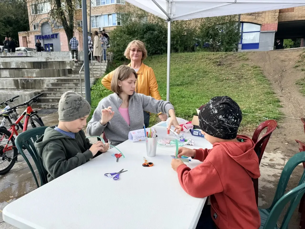 🎉 В преддверии Дня города педагоги Центра образования №2 организовали для детей серию ...