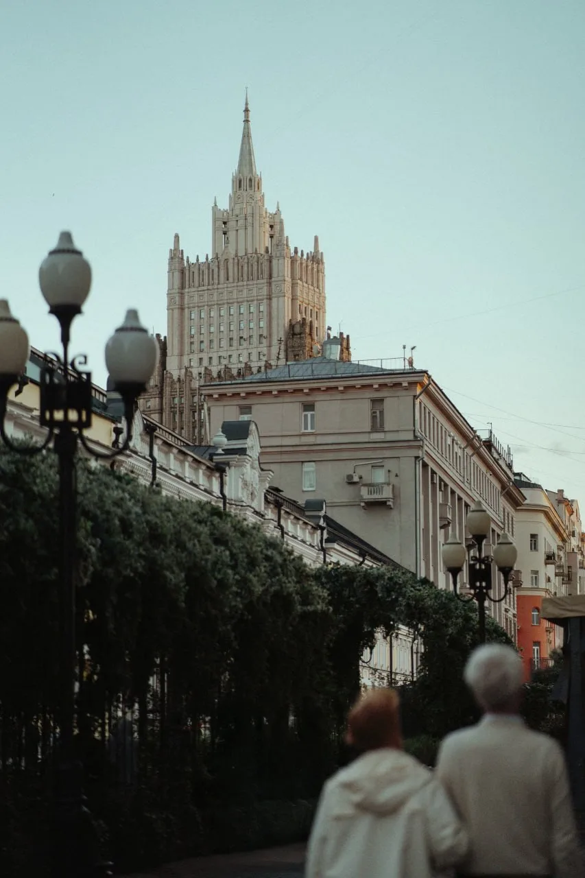 ☔️ Сегодня в столице облачно и дождливо