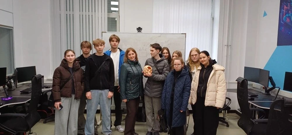 Сегодня выпускники нашей школы посетили мастер‑класс «Обратный инжиниринг» на базе Сама...