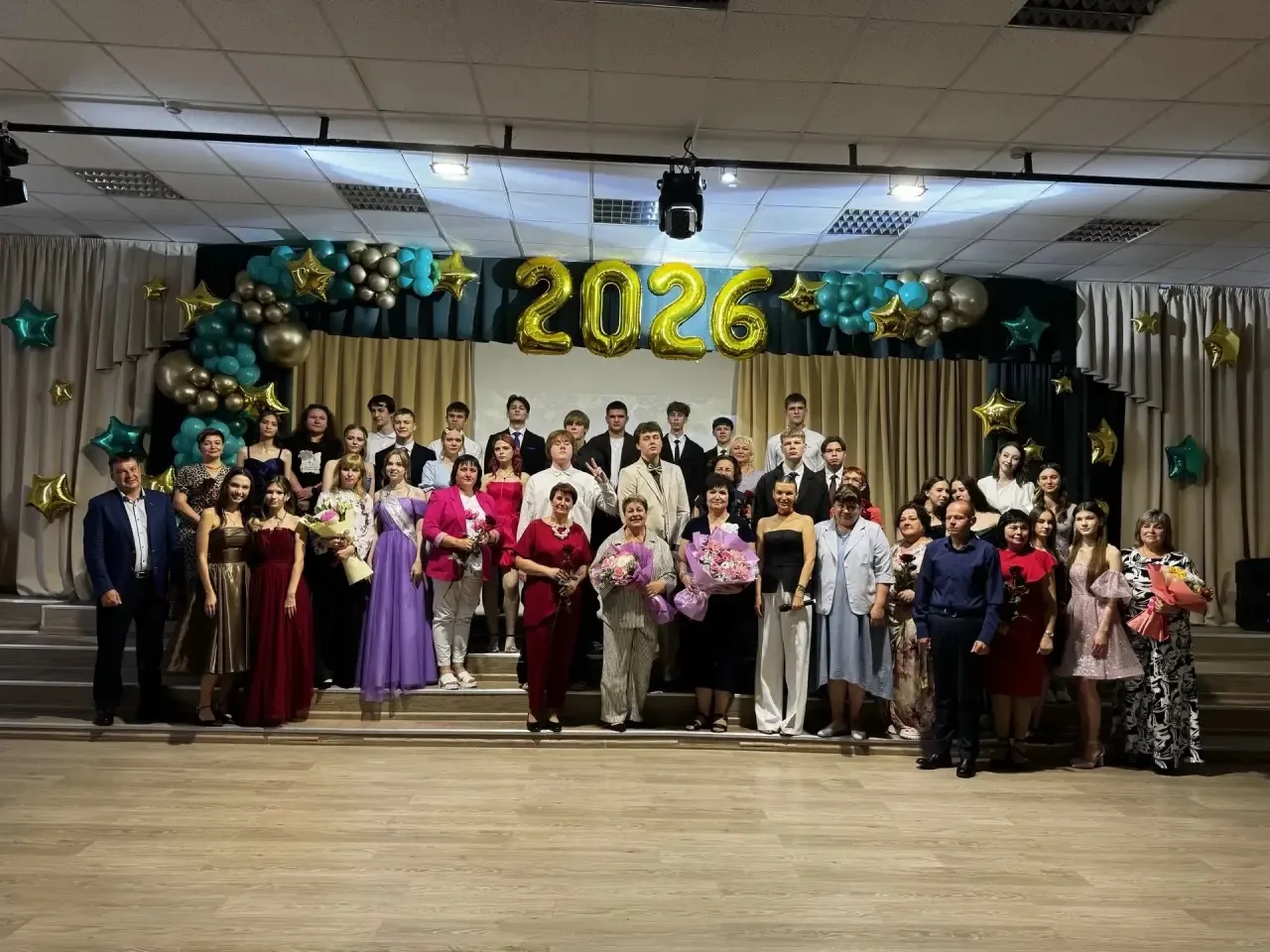 🎉 Сегодня прошёл выпускной для 11А класса! 🎉

Дорогие наши выпускники, от всей души поздравляем ва