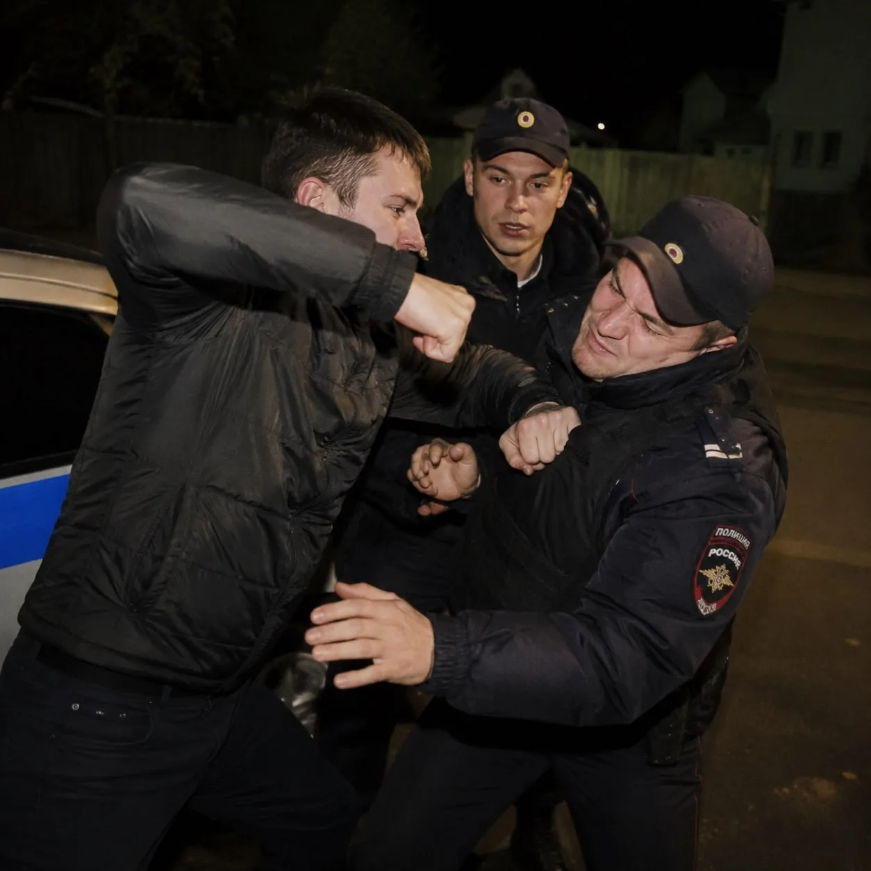 ⚡️ Липчанин заступился за друга и получил три года колонии за нападение на полицейского

В Липецке 2