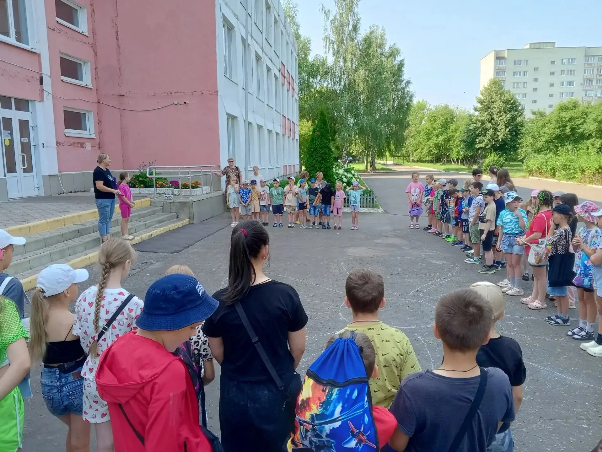 💥Сегодня ,9 июля, в ЛДП 👩‍🎓"Гимназист" после утренней линейки и 🤸‍♀️зарядки ребята с удовольстви