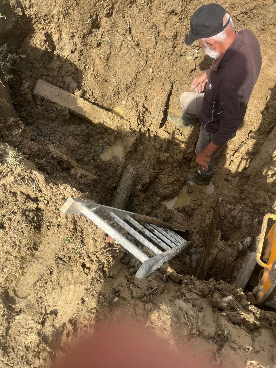 📃В селе Чапаево переселенческого Новолакского района ликвидировали утечку воды