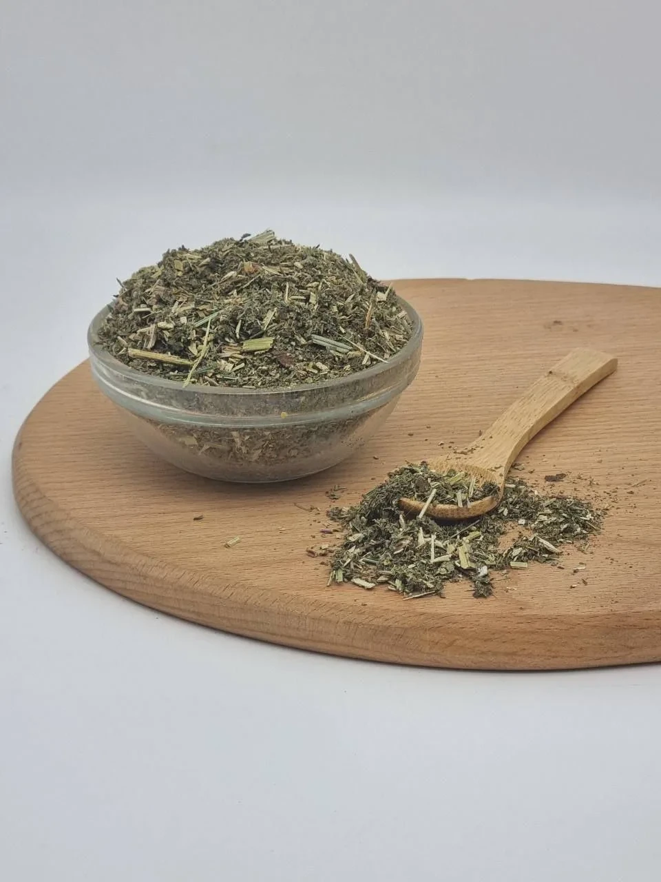 🌿 Таволга (лабазник)

📗Сама королева Елизавета I любила пить таволжный чай, который к тому же обер
