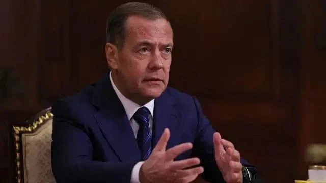 🇷🇺 «Или великая держава, или никакая»: Дмитрий Медведев дал интервью газете «Ведомости»