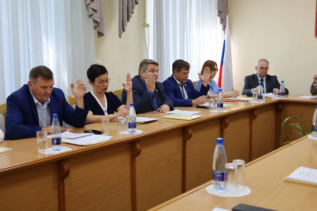 28 мая под председательством Ю. В. Ушанева прошло 36-е заседание Новошахтинской городск...
