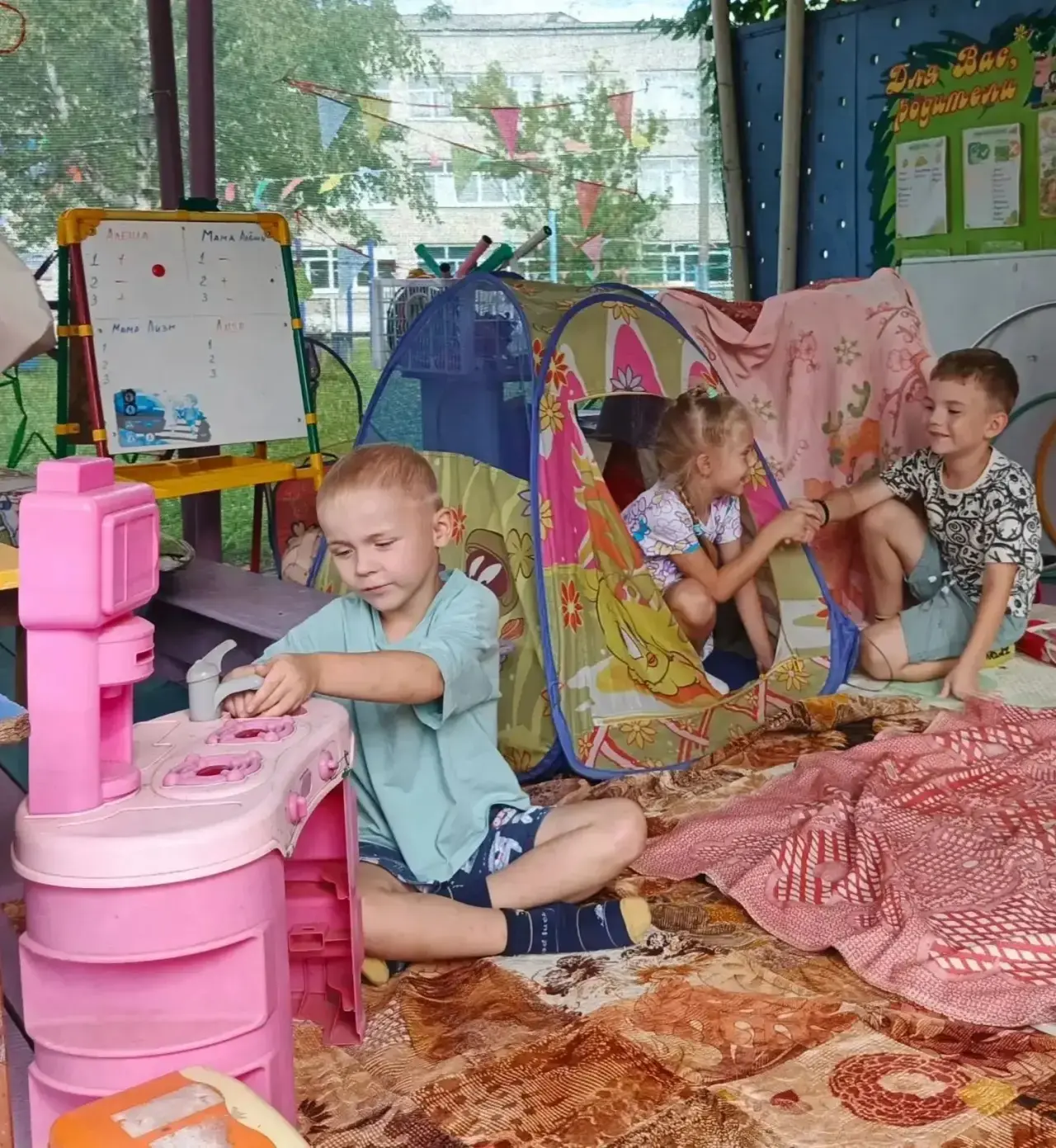 🌤 Сегодня на улице наконец-то стало комфортно, и мы провели день в увлекательных играх.