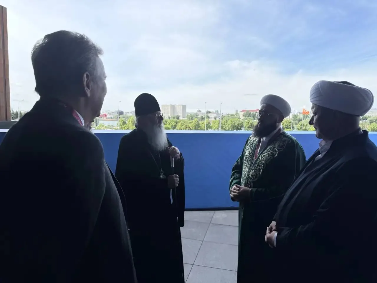 📷 Горячие фоточки от отца Кирилла и Влада 

Они в IT-парке вместе с владыкой на открытии деловой пр