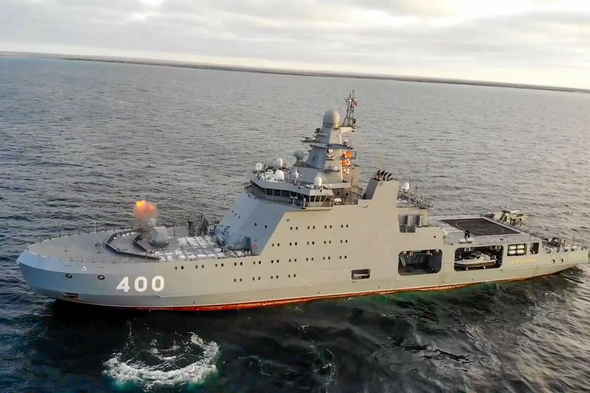 На учениях в Карском море североморцы дали бой вооруженной группе условного противника