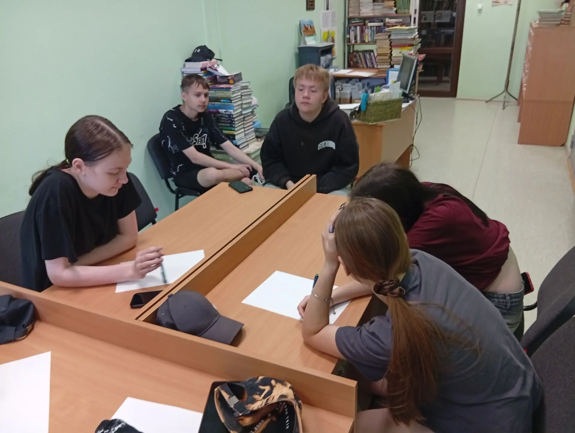 19 июня библиотека посёлка Лёвиха превратилась в настоящий книжный лабиринт, полный загадок и открыт