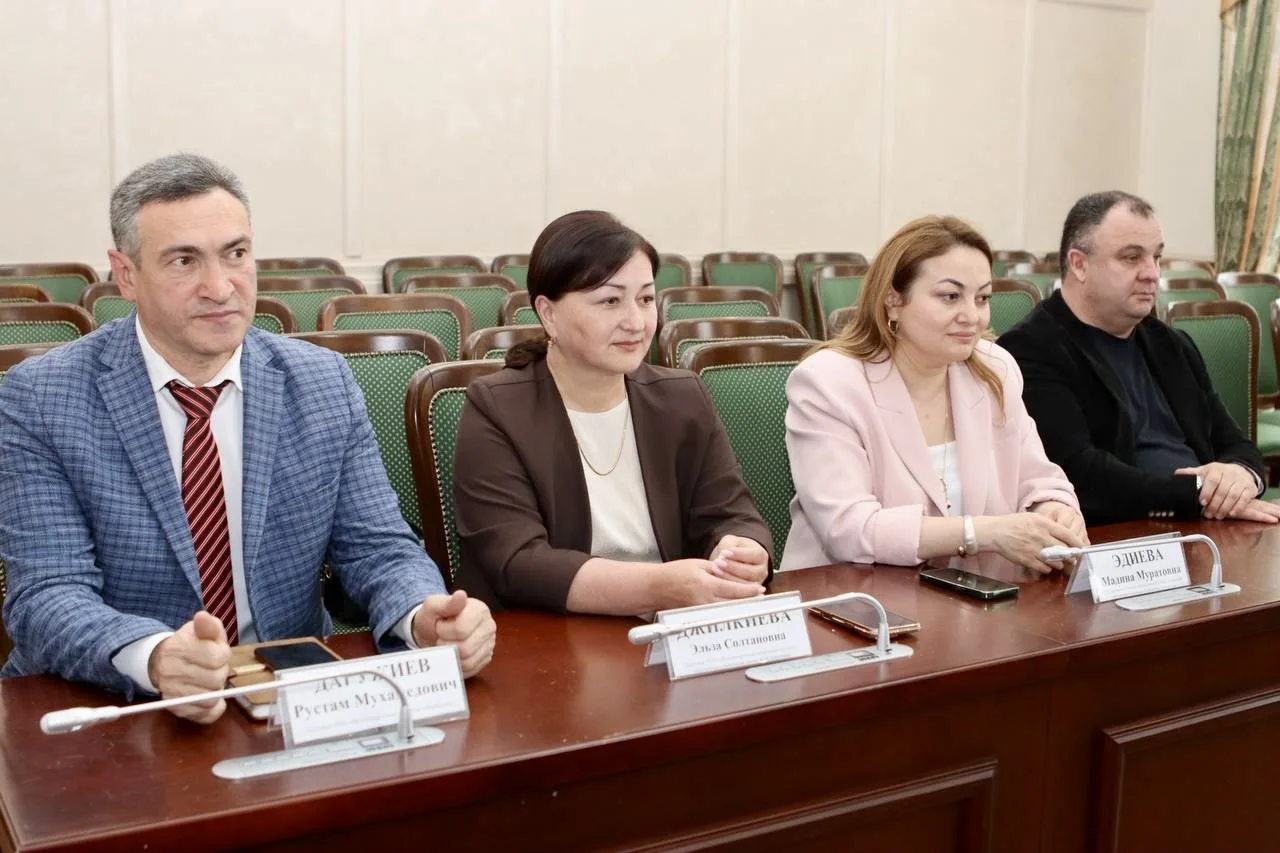 Руководитель СПО КЧГУ Снежанна Токова приняла участие в совещании Министра просвещения РФ Сергея Кра