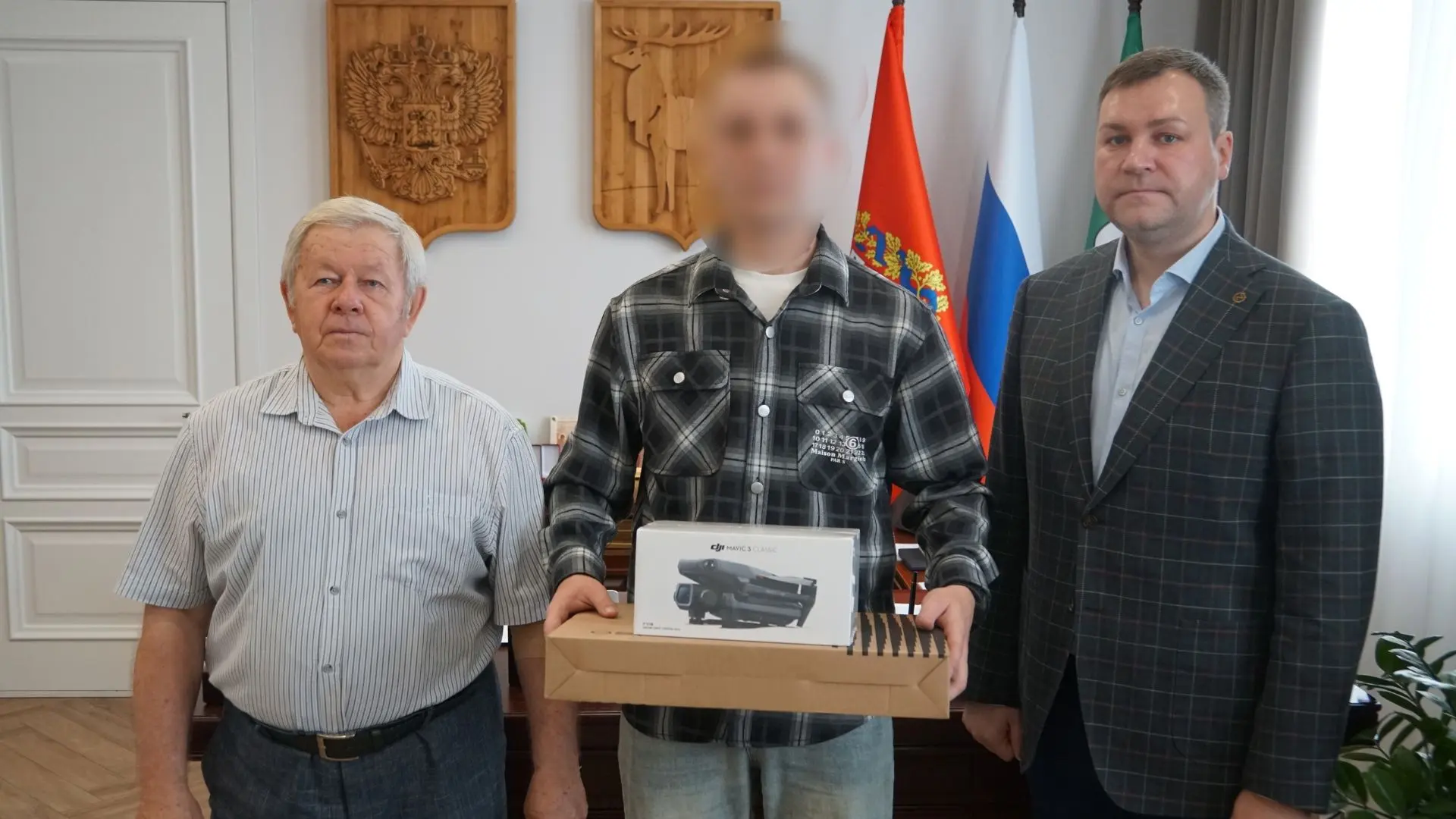 Сегодня вместе с председателем Совета ветеранов Сергеем Мартюшевым  передали  гуманитарную помощь дл