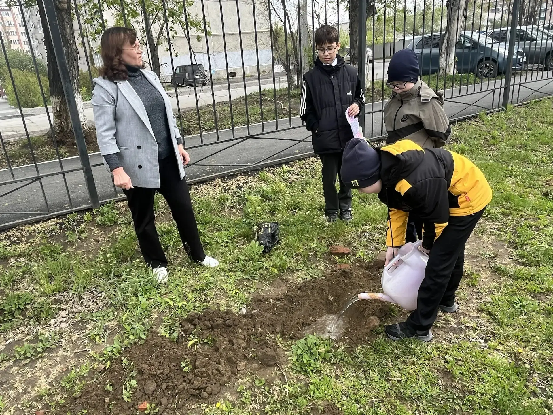 Сегодня в нашей школе царила по-настоящему тёплая и душевная атмосфера! 🌳