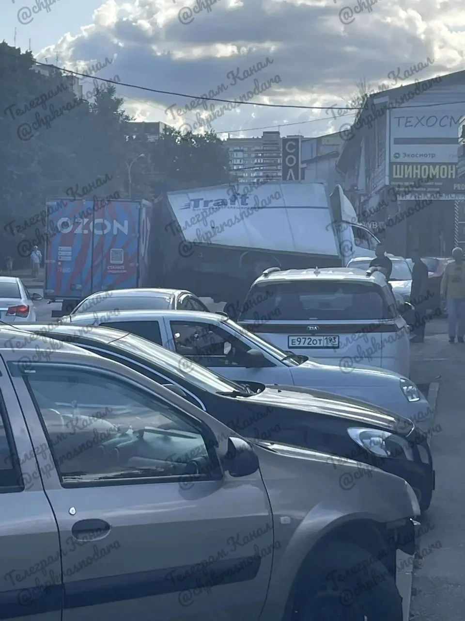 На Малой Уральской Озон и ВБ не поделили дорогу