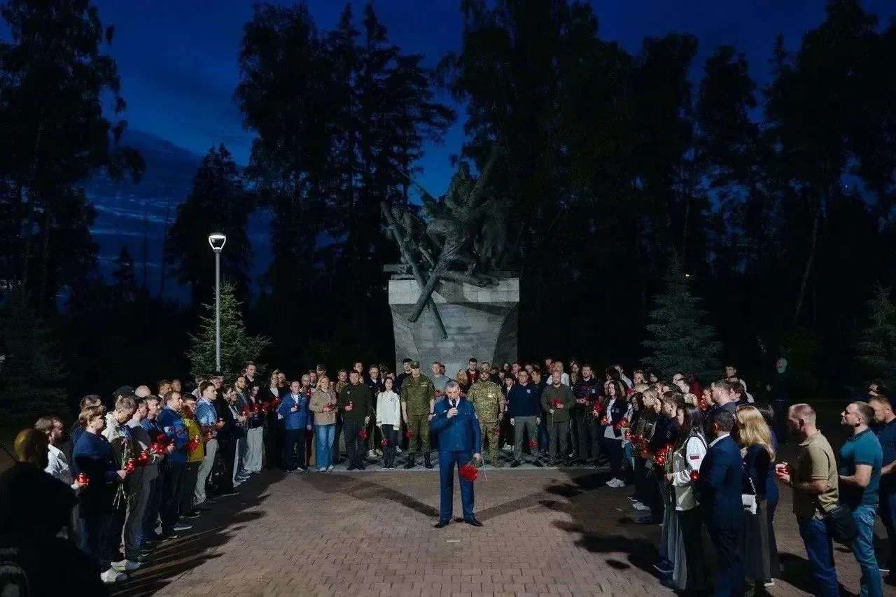 🙏🏻Свет памяти сквозь годы: активисты ЛДПР зажгли свечи в честь павших героев

22 июня 2026 года в 