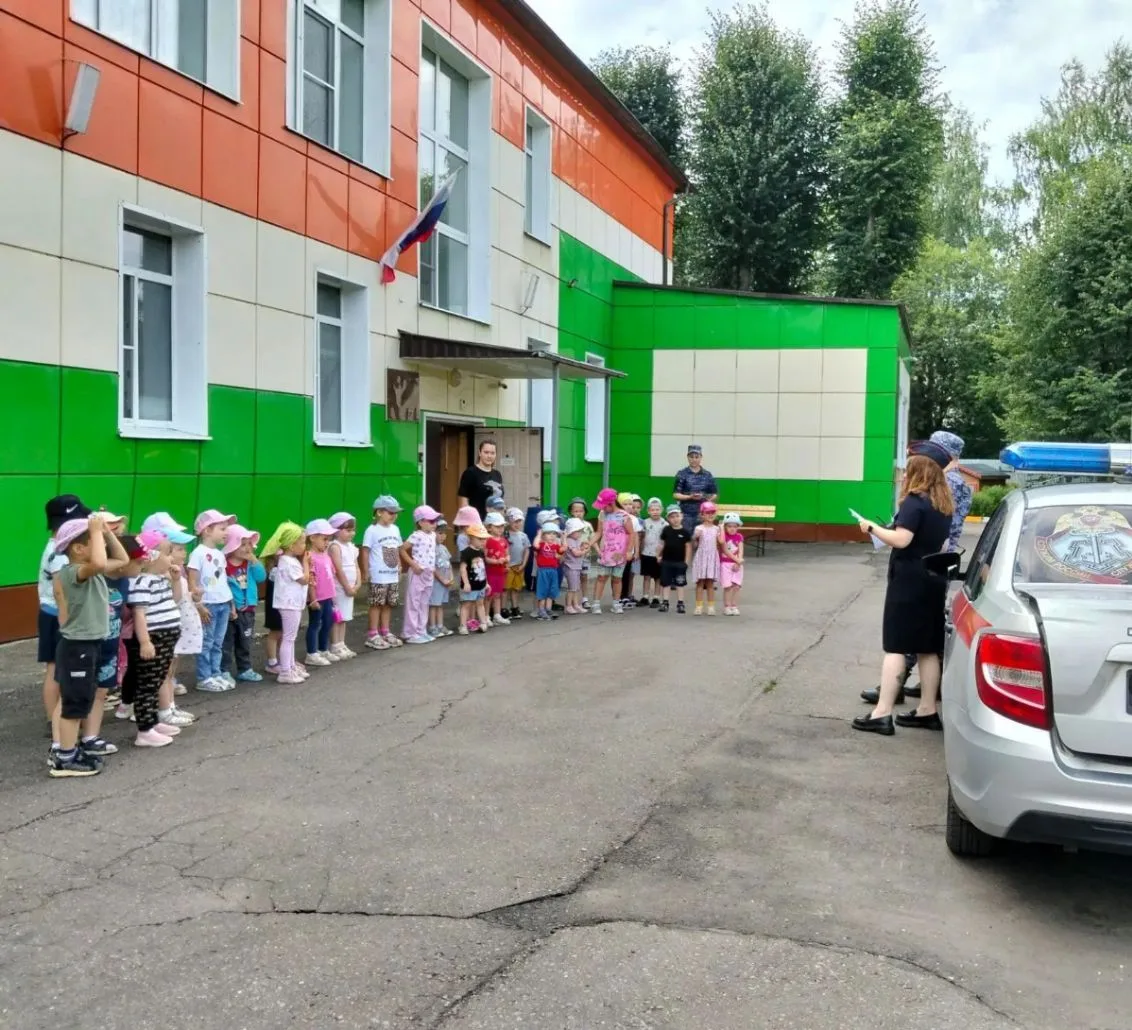 Сегодня к нам в гости приехали сотрудники из ОВО по Боровскому району филиала ФГКУ «УВО...