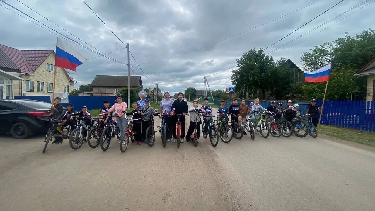 Велогонки в пришкольном лагере 🚴‍♂️🇷🇺

⚡️В нашем пришкольном лагере прошли захватывающие велогонк