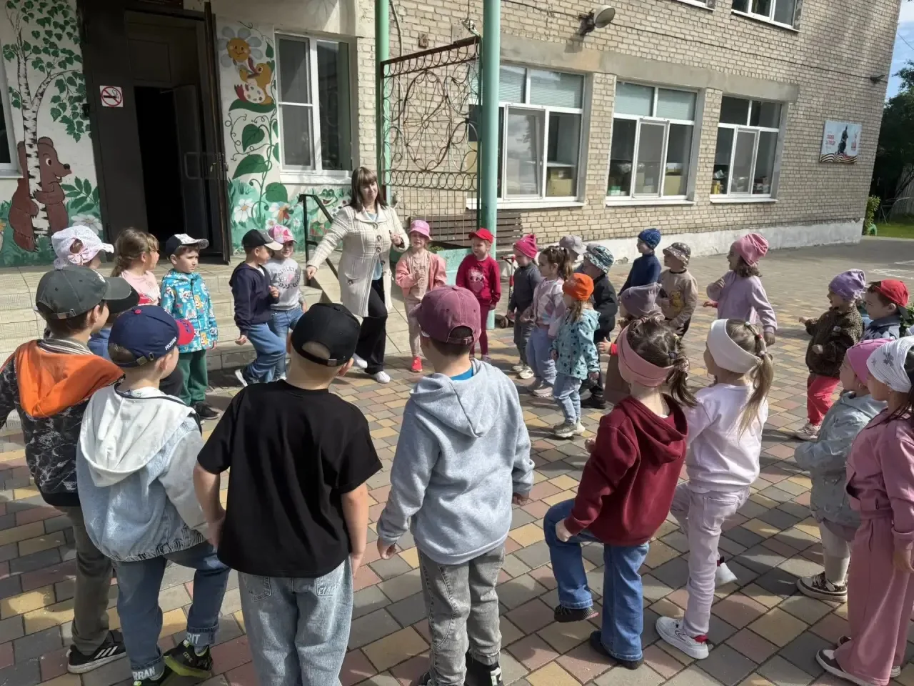 Радостно, звонко, тепло и красочно прошёл главный праздник детства – День защиты детей ...