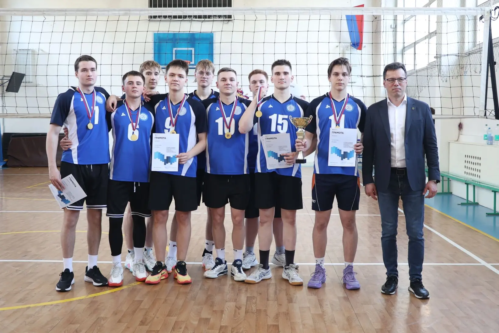 🏐 Кубок ректора СахГУ: подведены итоги турнира по волейболу!  На прошлой неделе мы узнали, какая ком