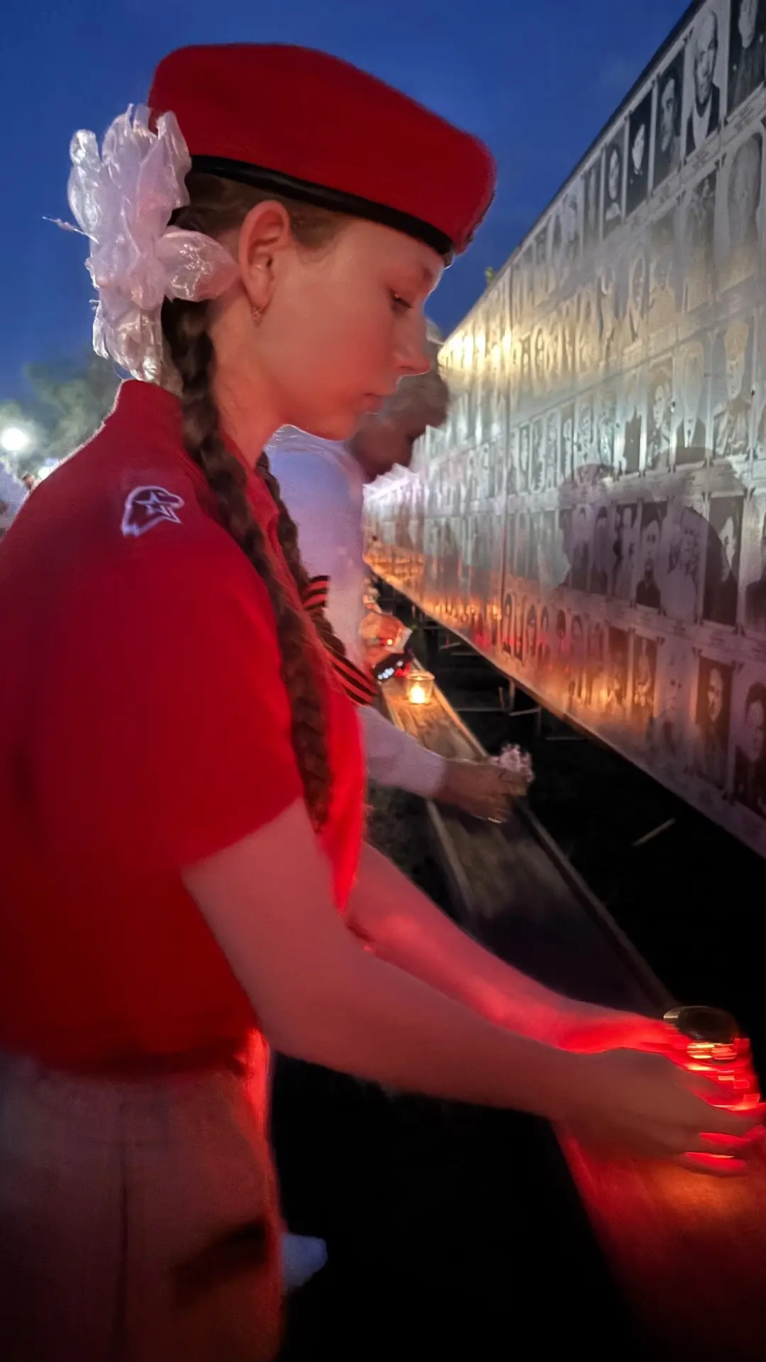 Свеча памяти 🕯    Кажется, это всего лишь минута тишины и маленький огонёк. Но в этом пламени — стол