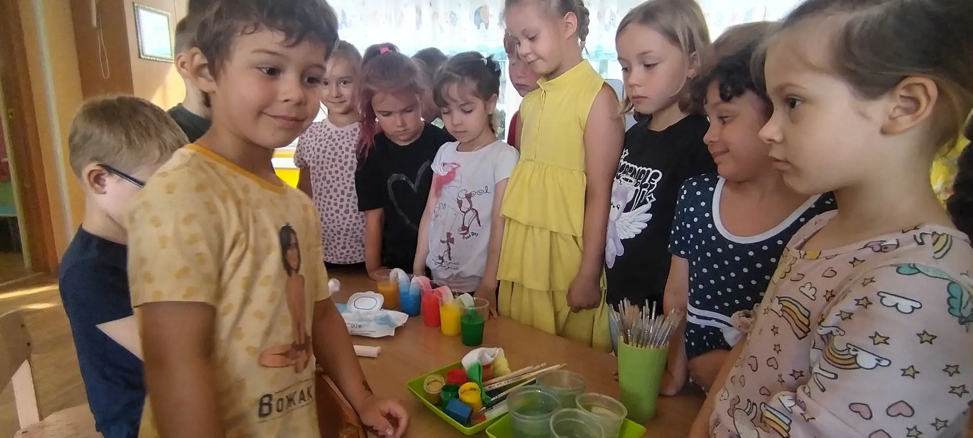 Дождь за окном? 
Не беда! 

🌤️В корпусе 819 решили не терять времени зря и устроили настоящий творч