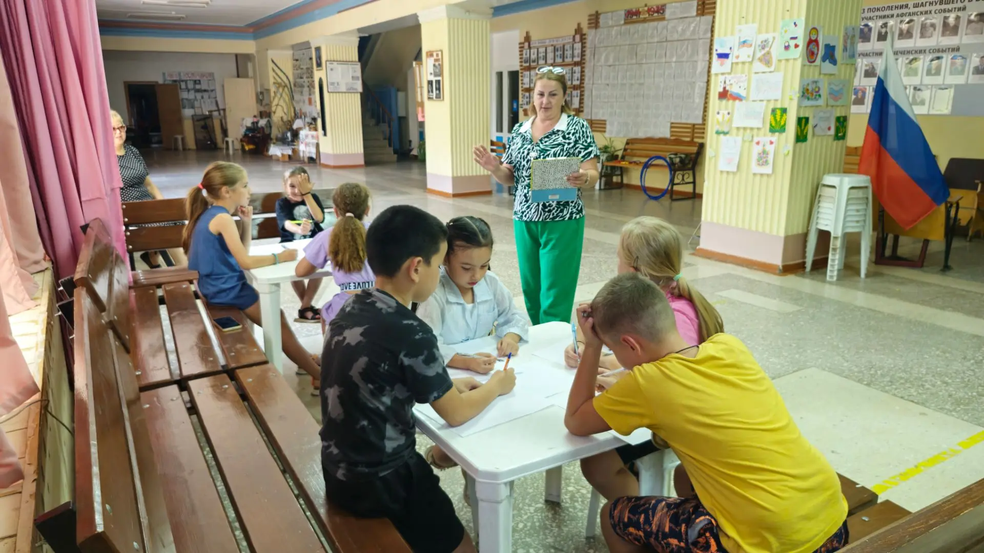 Специалисты Кендже-Кулакского Дома культуры провели увлекательную викторину «Россия — м...