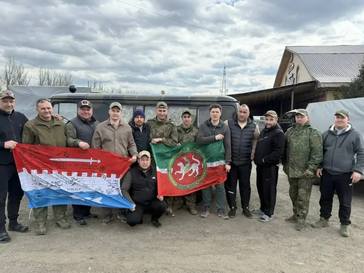 Глава Новошешминского района Егор Тарнавский вместе с волонтерами доставили гуманитарную помощь бойц