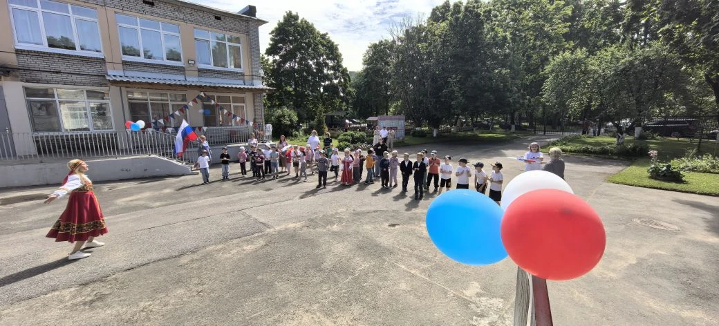В нашем детском саду сегодня прошёл замечательный праздник, посвящённый Дню России! Для ребят это бы