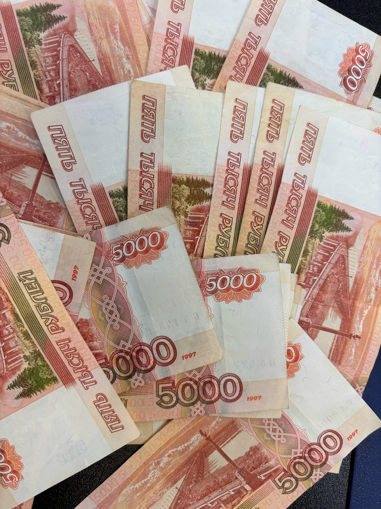 Число жителей Кировской области, пострадавших от дистанционных мошенников с начала 2026...