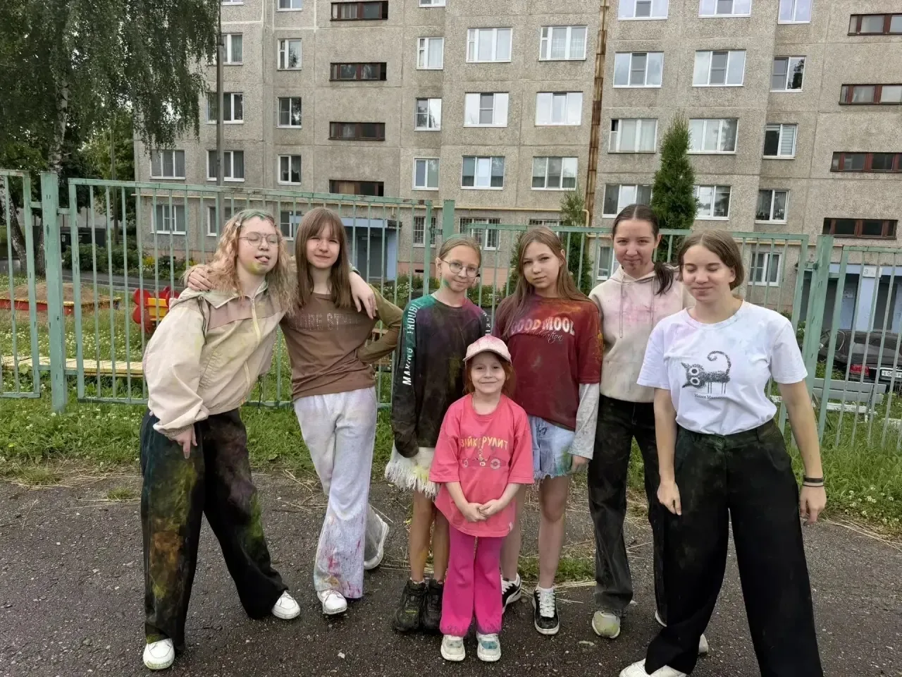 #НескучныеКаникулы

Каникулы — не повод забывать дорогу в школу, особенно если там устраивают самый 