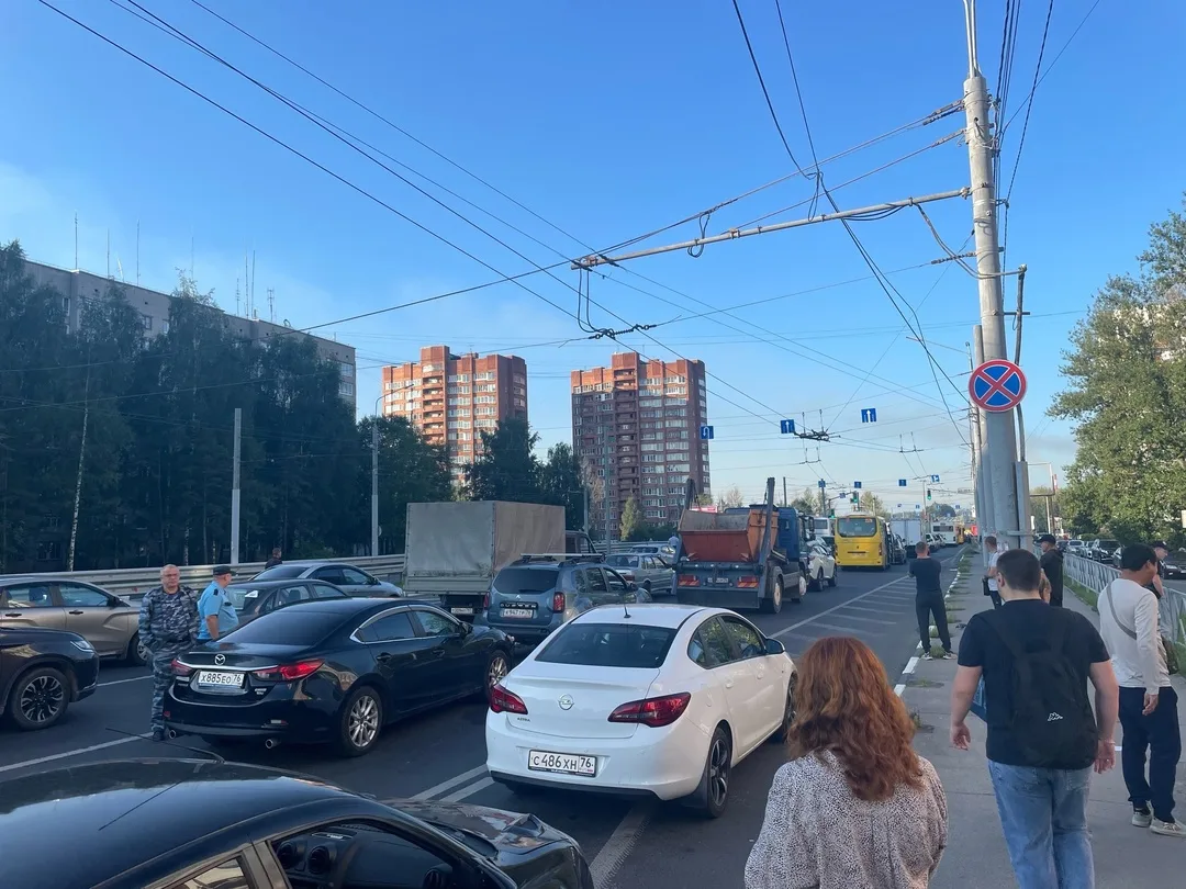 🚧 В Ярославле перекрыли Московский проспект